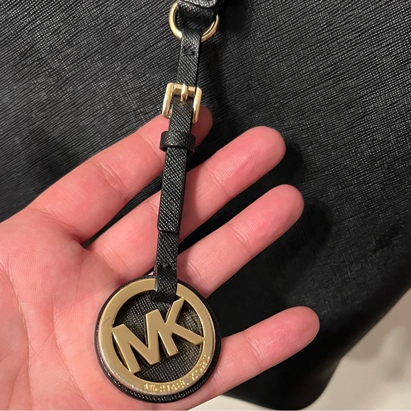 MICHAEL Michael Kors Extra Large Jet Set Laptop Tote - Picture 13 of 16